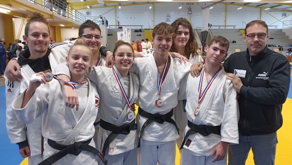 8 présents, 2 doublés et 7 qualifiés pour les cadets du Judo Club !