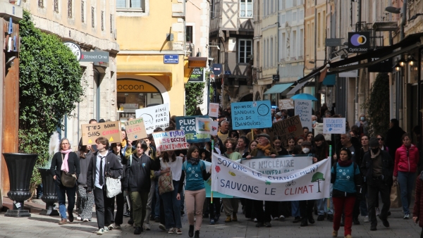 Marche pour le climat à Chalon-sur-Saône : forte mobilisation de la jeunesse «pour un meilleur futur et une planète vivable»