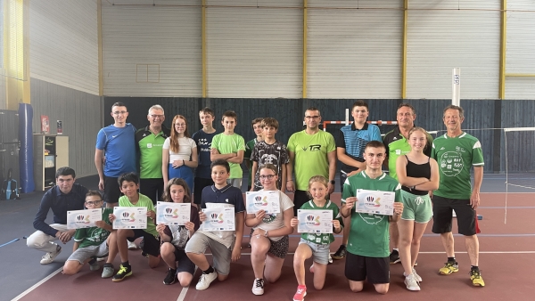 Badminton Club de Saint-Marcel : 8 jeunes ont reçu leurs plumes blanches ce lundi 