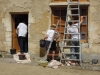 100 kg de peinture à l’ocre, appliqués en une journée au château de Germolles !