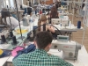 Des capes pour des supers héros confectionnées par les élèves de 1ère bac pro métiers de la couture et confection du lycée Emiland Gauthey 