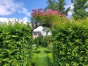 Laissez-vous subjuguer par le parfum enivrant du jardin de la Bouthière ce week-end !