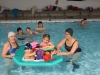 Arbre de Noël des bébés nageurs : Enfants et parents réunis pour partager un moment de bonheur  