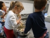 La semaine du goût à Fragnes La Loyère, le restaurant "Fleur de Sel" accueille les enfants de la petite et moyenne section de maternelle. 