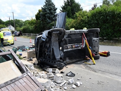 Deux retraités blessés après avoir percuté un mur à Saint Symphorien de Marmagne 