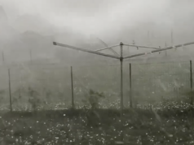 Impressionnant orage de grêle à Ciry le Noble ... Les orages ont été violents ce mercredi en fin d'après-midi en Saône et Loire. 