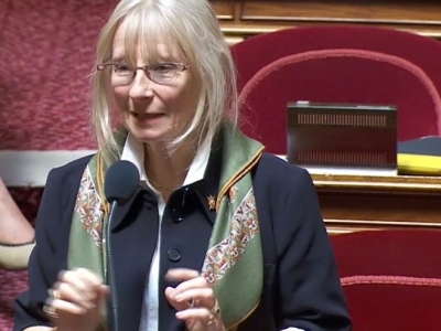 "Le ministre de l’Éducation nationale annonce sa visite en Saône-et-Loire pour répondre aux inquiétudes des maires" précise Marie Mercier