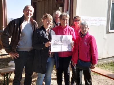 La Commission des Agricultrices de la FDSEA 71 remet 2501 euros à Toujours Femme