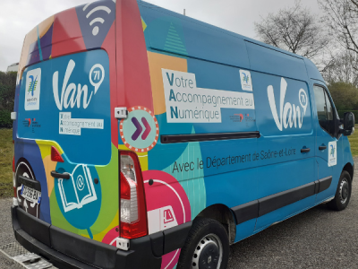 Van71, le service d’accompagnement numérique  du Département de Saône-et-Loire en tournée