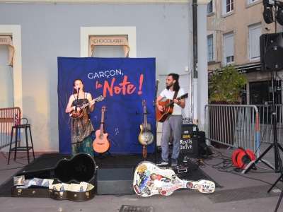 Dans le cadre du Festival  Garçon la note, Clémentine Dubost  fait découvrir son univers folk au public chalonnais 