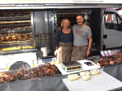 Marchés de Chalon : Avec Eric et Christelle venez  déguster  des poulets et  une viande de qualité 