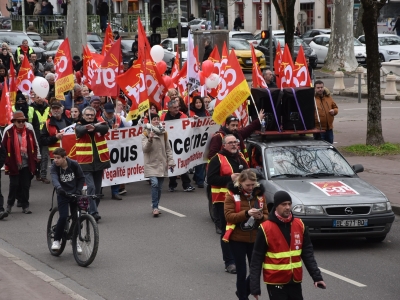 Forte mobilisation contre la réforme des retraites à Chalon-sur-Saône