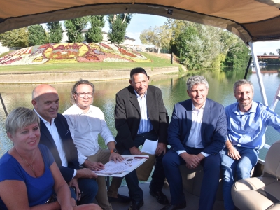 La Mairie de Chalon-sur-Saône signe un accord avec les forains de France et adhère au mouvement Future 4 Fairegrounds dans le cadre du mois mondial de la fête foraine