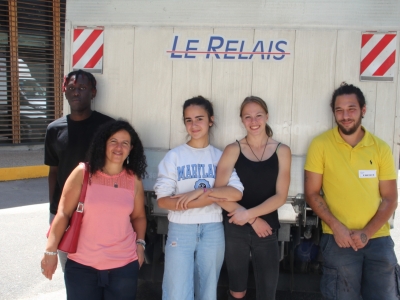 Solidarité : Plus de 100 kilos de vêtements collectés par le lycée Émiland Gauthey au profit de l'association Le Relais
