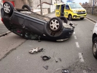 Une femme blessée dans une voiture sur le toit à Monceau-les-Mines