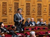 Service de soins à domicile : le sénateur Fabien Genet interroge le Gouvernement sur les difficultés de recrutement du secteur