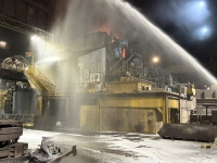 Un transformateur électrique en feu, avec 20.000 litres d’huile, sur le site de l’aciérie d’Industeel au Creusot 