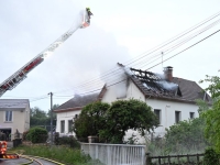La foudre tombe et met le feu à une maison avec de gros dégâts à Ecuisses