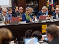 Conseil régional de Bourgogne – Franche-Comté : Marie-Guite Dufay expose les défis financiers du budget 2024 lors de la session plénière