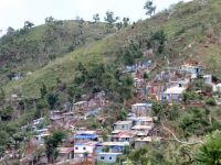 A Mayotte, la reconstruction se fait attendre, six mois après les ravages du cyclone Chido