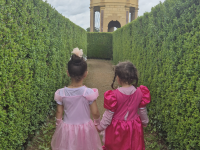 Les maternelle de Romain Rolland ont eu le droit à une journée princes et princesses au château de Cormatin 