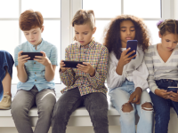 Interdire les réseaux sociaux aux moins de 15 ans, une bonne idée ?