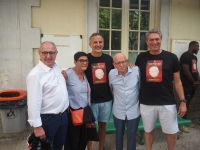 La belle surprise réservée à "Monsieur Collin" dans la cour du lycée Emiland Gauthey
