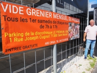 Après le succès de la brocante du dimanche, Bruno Vuiglio propose la broc' du samedi sur le parking du Loft à Saint-Marcel 