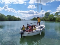 Les jeunes de l'IME de Virey découvrent la navigation à voile.