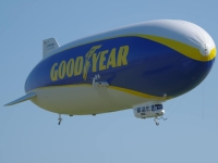 Le Zeppelin ''Good Year'' est arrivé à  Champforgeuil 