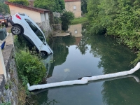 Une voiture termine dans l’Ouche 