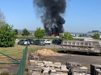 Un poids-lourd s'embrase sur l'A6 au niveau de Chalon Nord