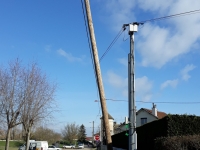 Depuis plus de deux mois, à Lux, il attend qu'on répare un poteau électrique 