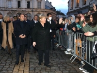 Angela Merkel et Emmanuel Macron ont débuté leur visite des Hospices de Beaune