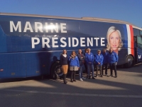 PRÉSIDENTIELLE : Le bus de campagne de Marine Le Pen est passé à Mâcon