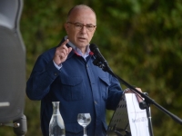 En Saône et Loire, Bernard Cazeneuve s'installe en patron 