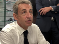 “Singes“ et “nègres” : en dédicace à Chalon, Nicolas Sarkozy n'a pas ”l'intention de commenter une polémique indigne”