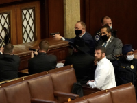 Des scènes surréalistes au Capitole à l'appel de Donald Trump 