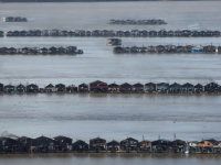 EN IMAGES - Incroyable barrage flottant d'orpailleurs clandestins en Amazonie