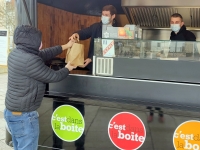 Le food truck « C'est dans la boîte » fait un beau geste de solidarité