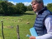 Gilles Platret réagit à l'abattage du loup dans la Région de Cluny