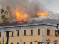 La mairie d'Annecy en feu 