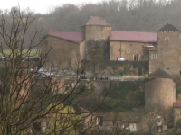 Ridley Scott et son équipe en tournage à Berzé-le-Châtel