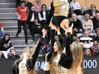 La «Rytas Dance Team» de Vilnius a fait le show dans l'enceinte du Colisée 