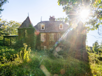Aux portes de Chalon-sur-Saône, un manoir confisqué par les autorités, mis en vente aux enchères