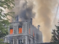 La sous-préfecture de Saint-Julien-en-Genevois ravagée par les flammes