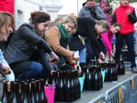 162e VENTE DES VINS A BEAUNE - Le concours de débouchage de bouteilles toujours autant plébiscité par le public 