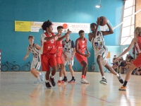 BASKET - U17 RÉGION - Le derby amical tombe dans l'escarcelle San-Rémoise 