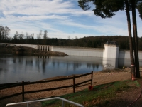 Dans le Morvan, le lac des Settons se remplit, "pas d'inquiétude" pour la saison touristique