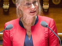 Harcèlement scolaire : "Une mesure attendue, mais il reste encore beaucoup à faire" pour la sénateur Marie Mercier